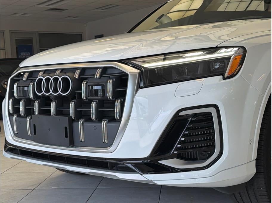 2025 Audi Q7 55 TFSI Premium Plus Sport Utility 4D