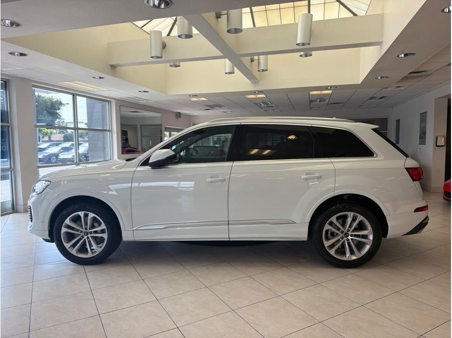 2025 Audi Q7 55 TFSI Premium Plus Sport Utility 4D