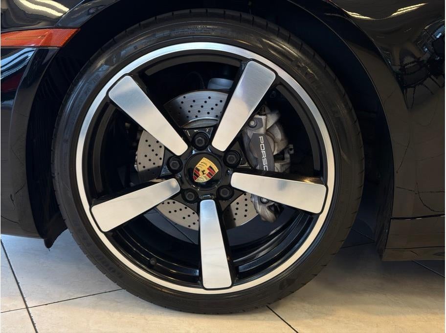 2020 Porsche 911 Carrera Coupe 2D