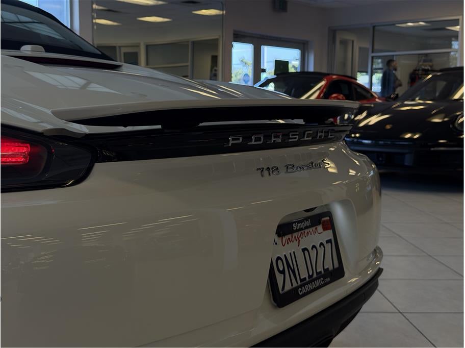 2024 Porsche 718 Boxster S Roadster 2D