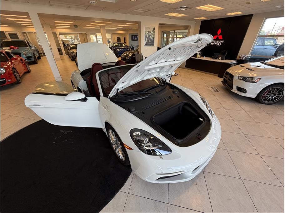 2024 Porsche 718 Boxster S Roadster 2D