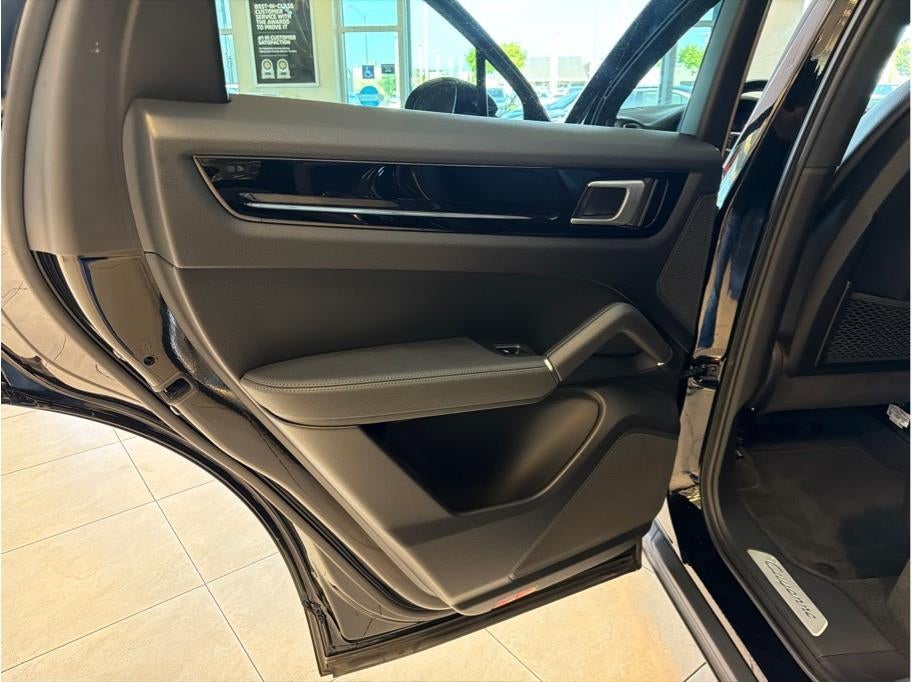 2020 Porsche Cayenne Sport Utility 4D