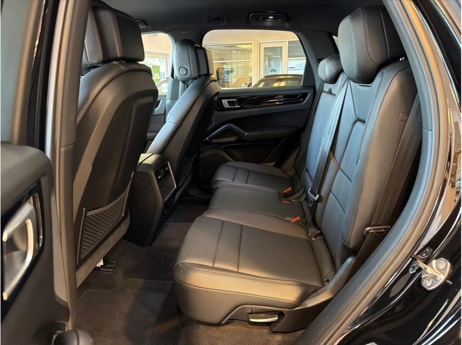 2020 Porsche Cayenne Sport Utility 4D