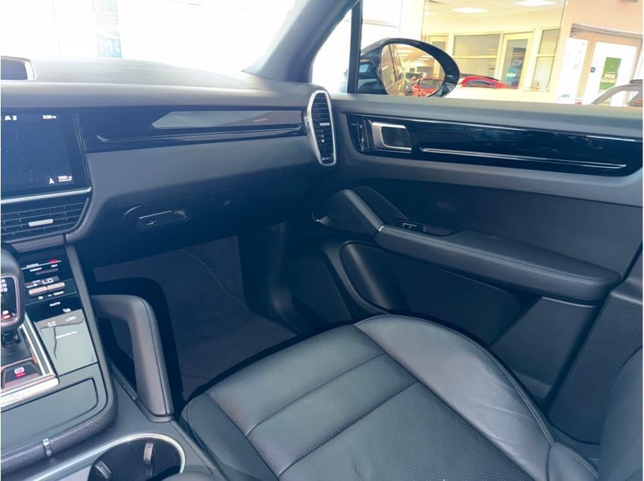 2020 Porsche Cayenne Sport Utility 4D