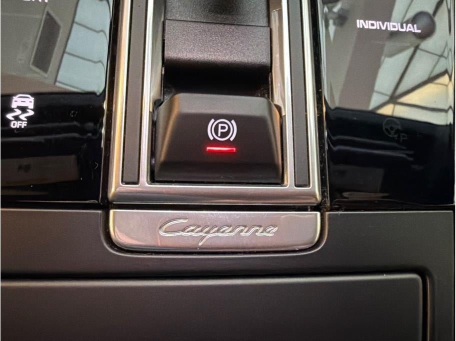 2020 Porsche Cayenne Sport Utility 4D