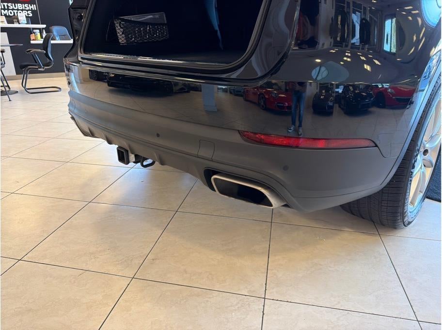 2020 Porsche Cayenne Sport Utility 4D