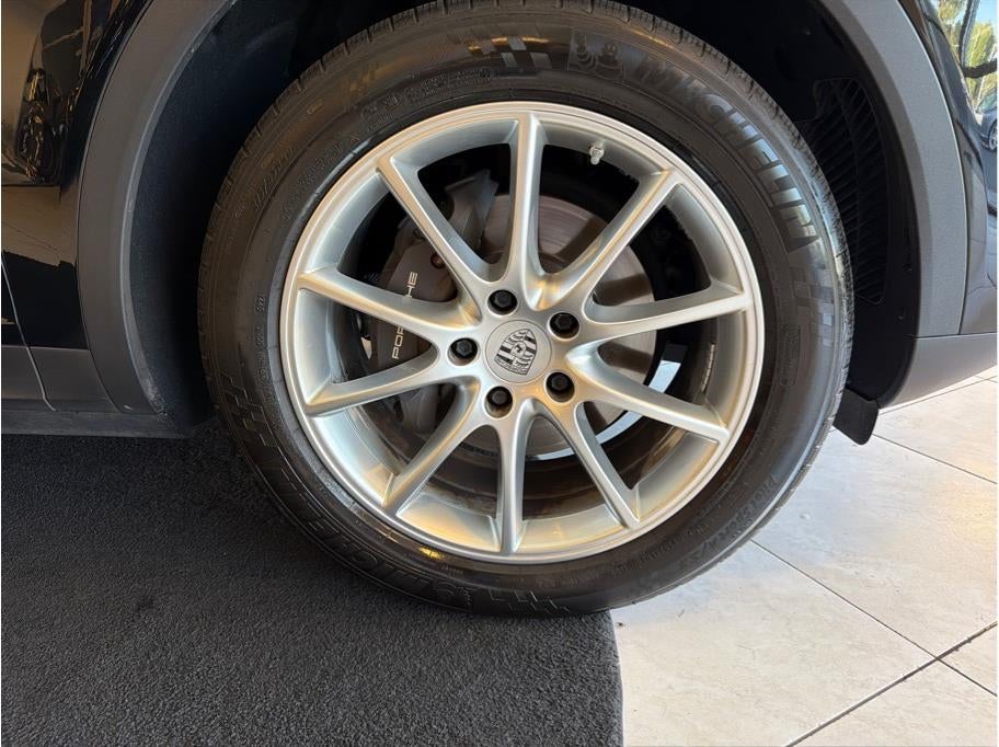 2020 Porsche Cayenne Sport Utility 4D