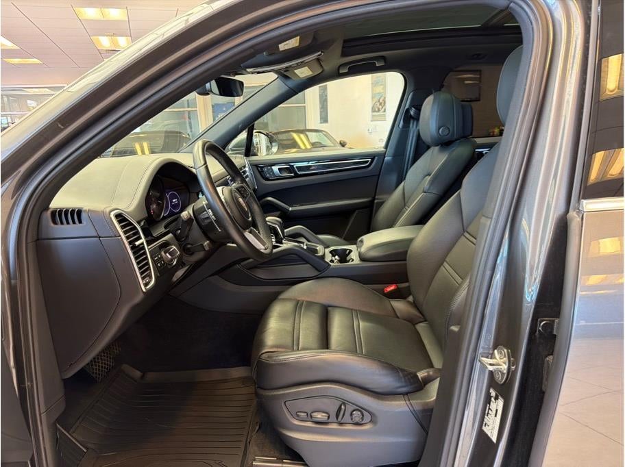 2023 Porsche Cayenne Sport Utility 4D