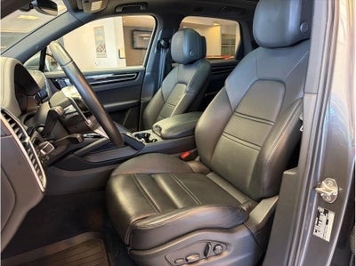 2023 Porsche Cayenne Sport Utility 4D