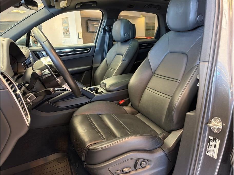 2023 Porsche Cayenne Sport Utility 4D