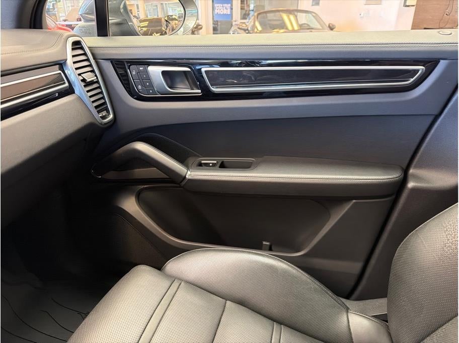 2023 Porsche Cayenne Sport Utility 4D