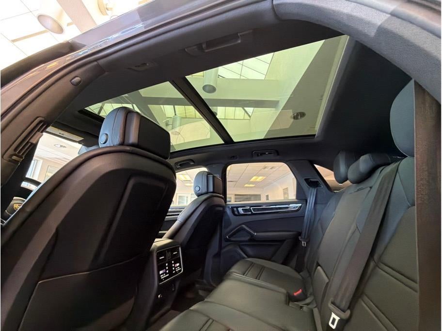 2023 Porsche Cayenne Sport Utility 4D