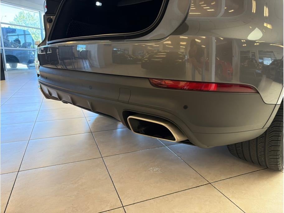 2023 Porsche Cayenne Sport Utility 4D