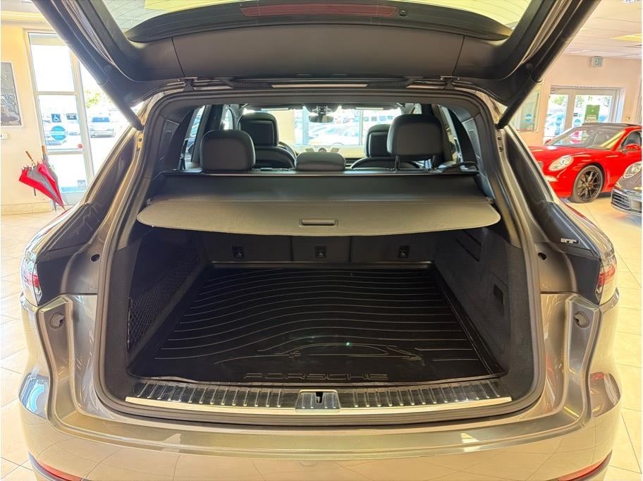 2023 Porsche Cayenne Sport Utility 4D