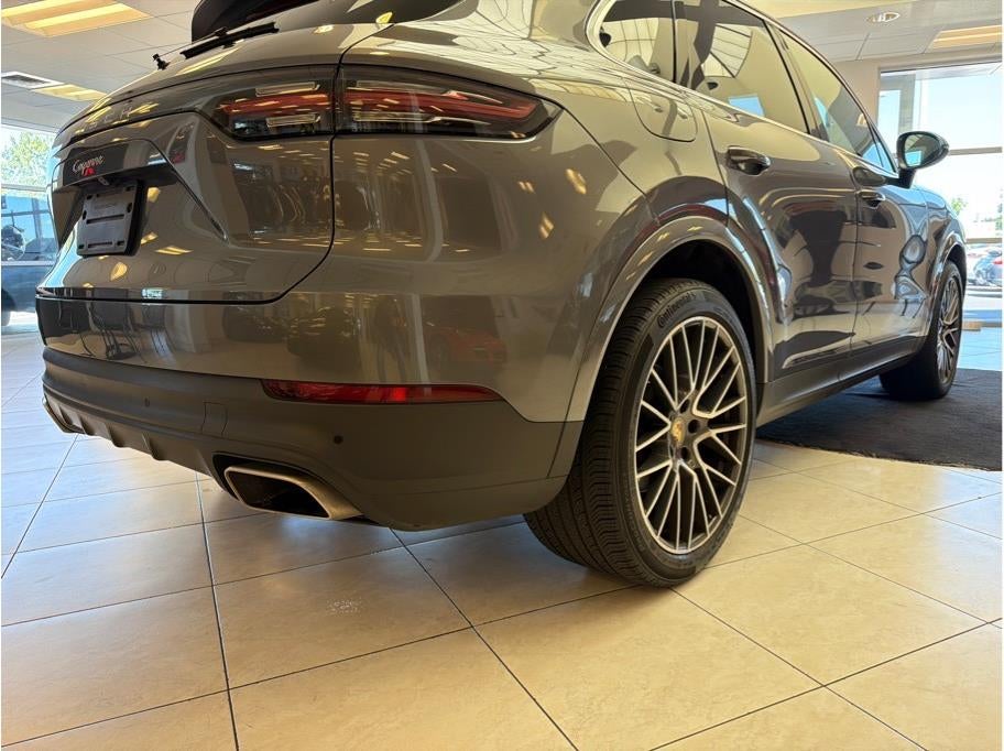 2023 Porsche Cayenne Sport Utility 4D
