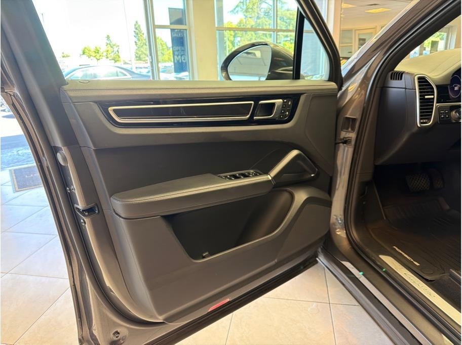 2023 Porsche Cayenne Sport Utility 4D