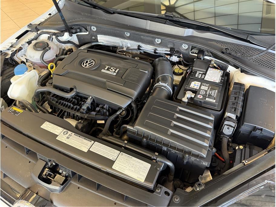 2018 Volkswagen Golf R Hatchback Sedan 4D