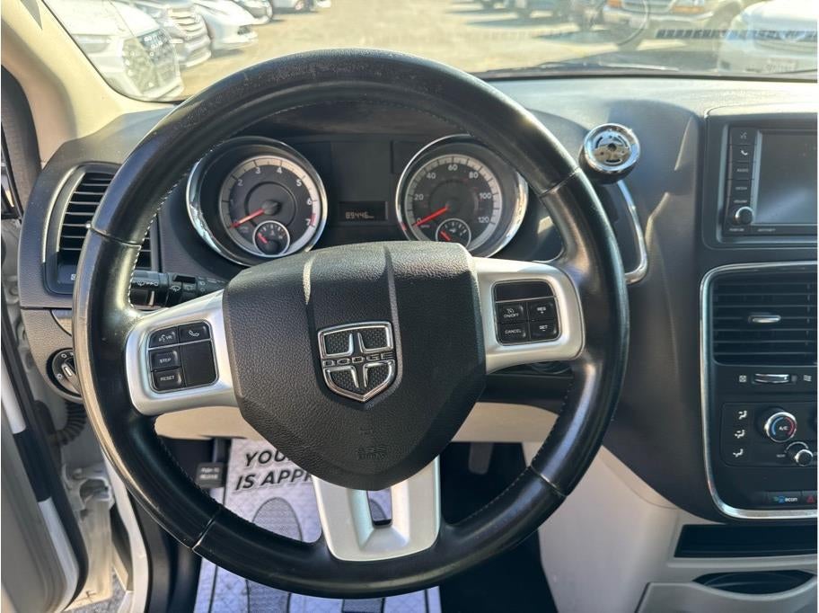 2017 Dodge Grand Caravan Passenger SE Minivan 4D