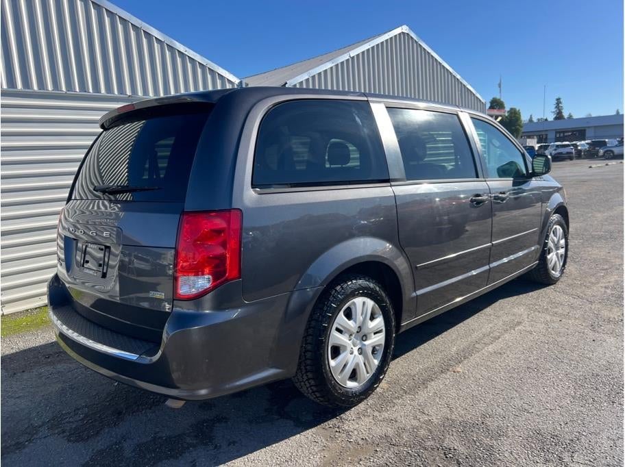 2017 Dodge Grand Caravan Passenger SE Minivan 4D
