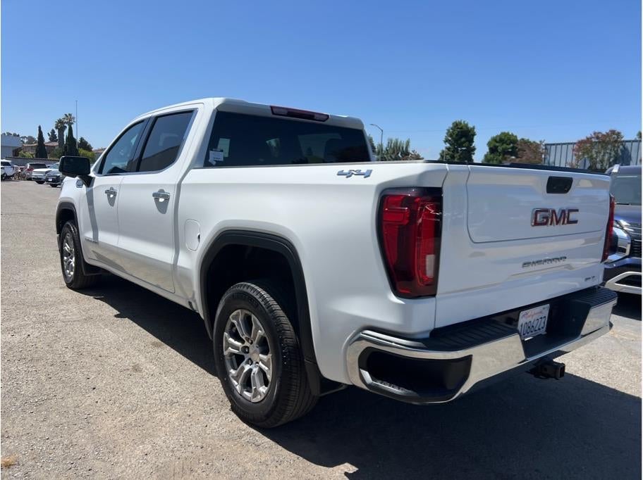 2024 GMC Sierra 1500 Crew Cab SLT Pickup 4D 5 3/4 ft