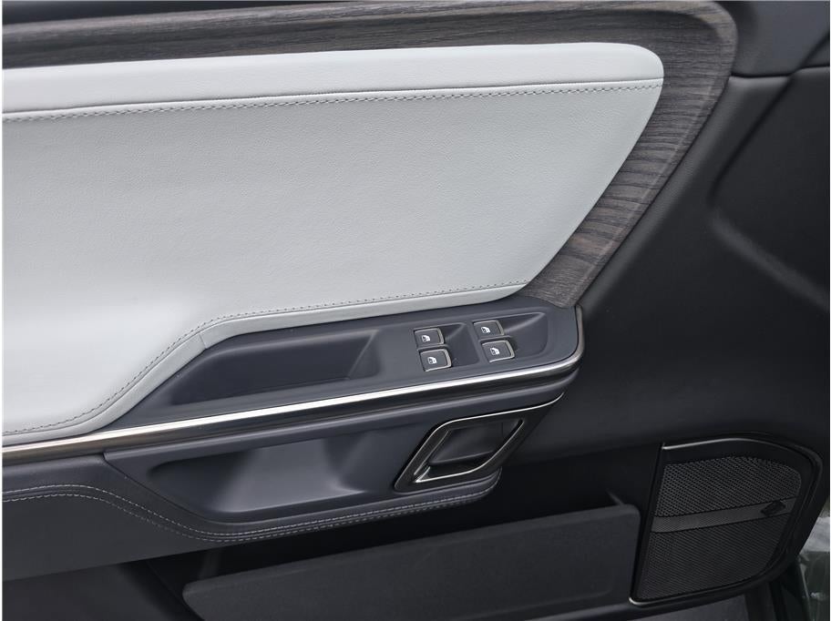 2024 Rivian R1S Quad Large Sport Utility 4D