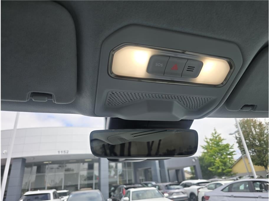 2024 Rivian R1S Quad Large Sport Utility 4D