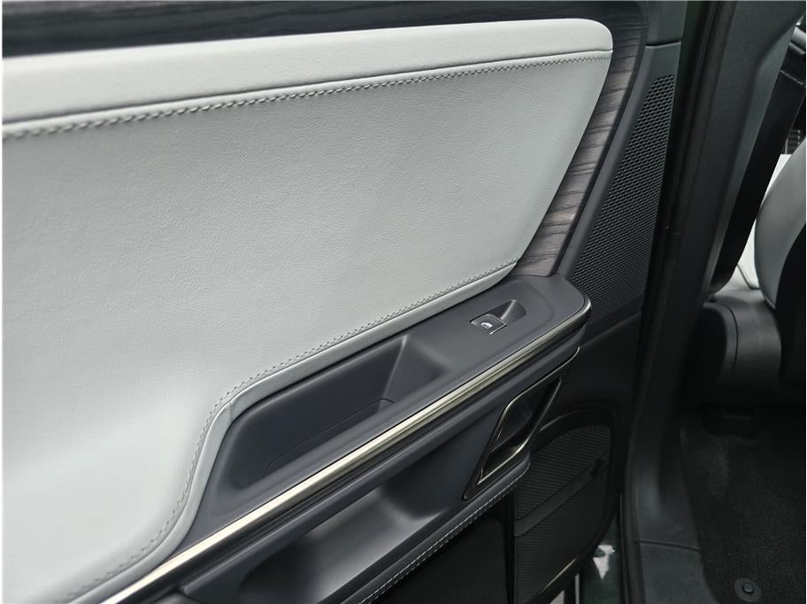 2024 Rivian R1S Quad Large Sport Utility 4D