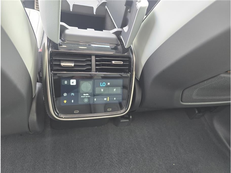 2024 Rivian R1S Quad Large Sport Utility 4D