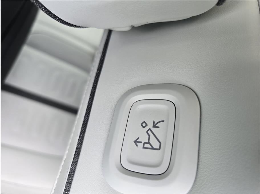 2024 Rivian R1S Quad Large Sport Utility 4D