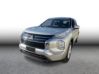 2026 Mitsubishi Outlander ES