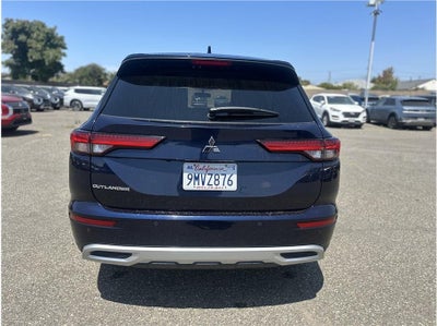 2024 Mitsubishi Outlander SE Sport Utility 4D