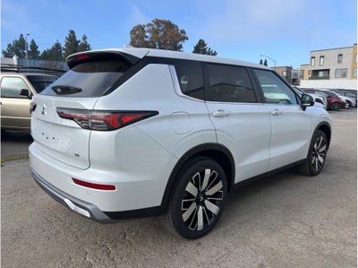2026 Mitsubishi Outlander SE