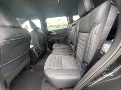 2026 Mitsubishi Outlander LE