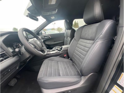 2026 Mitsubishi Outlander LE