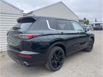 2026 Mitsubishi Outlander LE