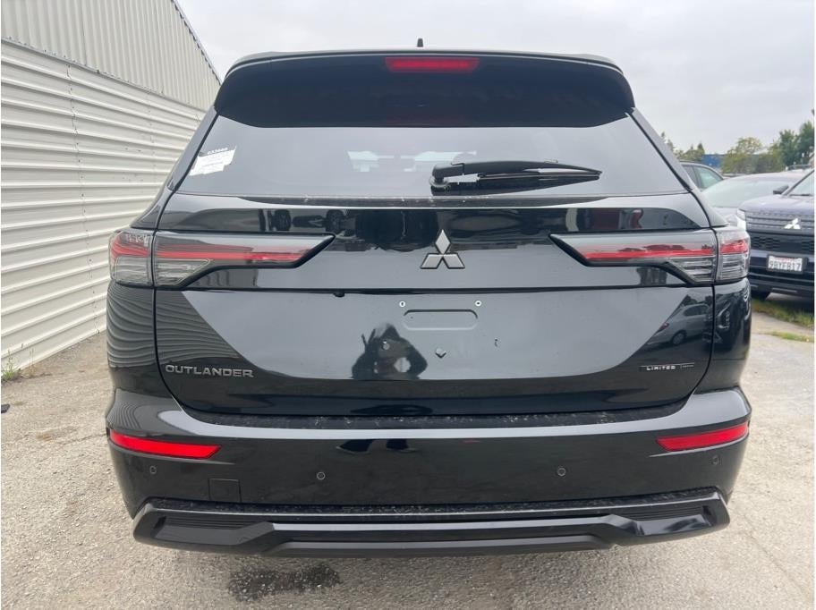 2026 Mitsubishi Outlander LE