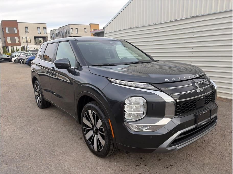 2025 Mitsubishi Outlander SE Sport Utility 4D