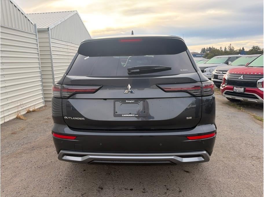 2025 Mitsubishi Outlander SE Sport Utility 4D