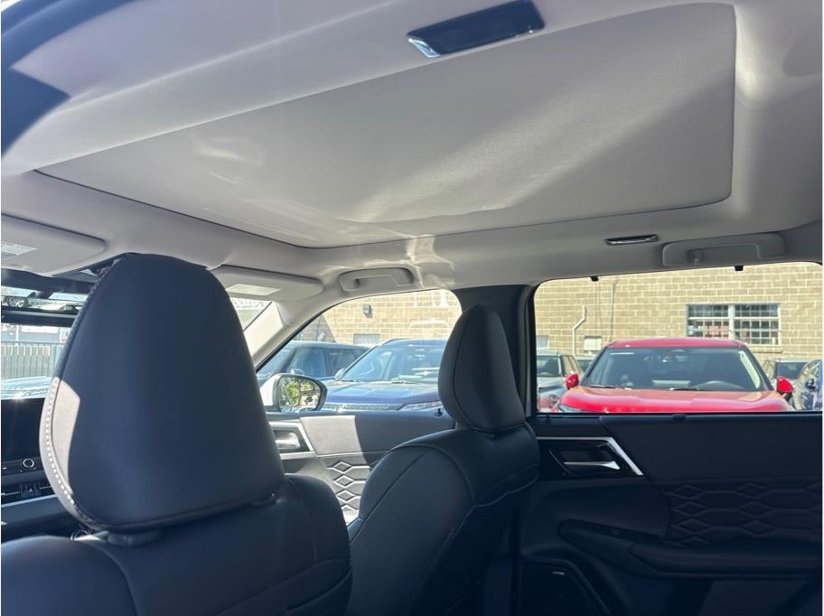2025 Mitsubishi Outlander SEL Sport Utility 4D