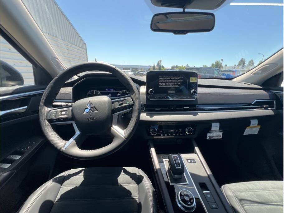 2025 Mitsubishi Outlander PHEV SE Sport Utility 4D