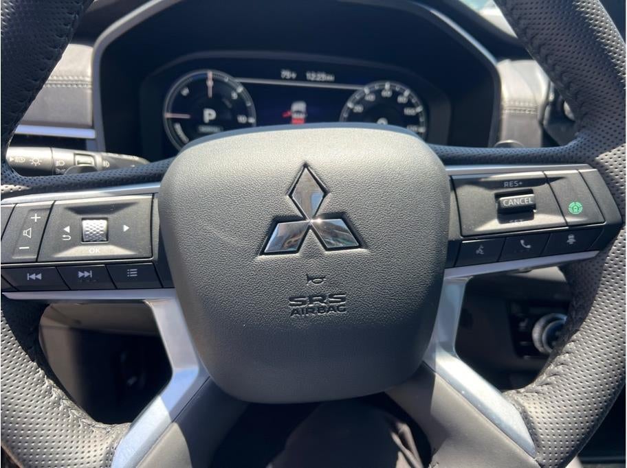 2025 Mitsubishi Outlander PHEV SE Sport Utility 4D