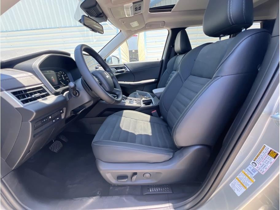2025 Mitsubishi Outlander PHEV SE Sport Utility 4D