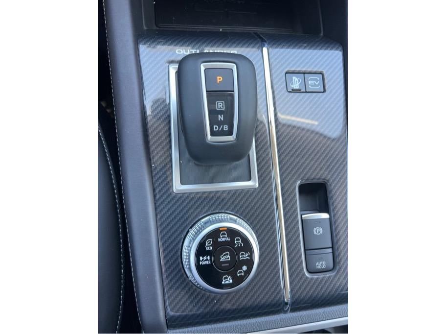 2025 Mitsubishi Outlander PHEV SE Sport Utility 4D