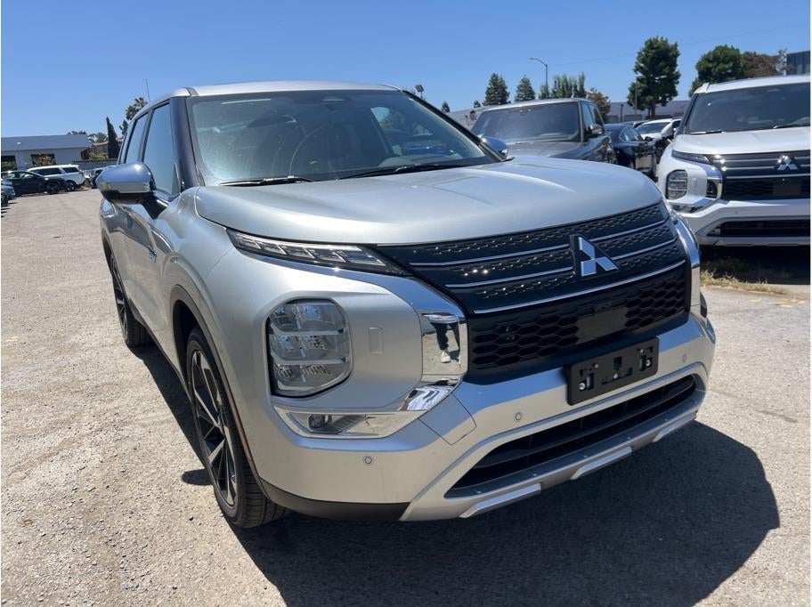 2025 Mitsubishi Outlander PHEV SE Sport Utility 4D