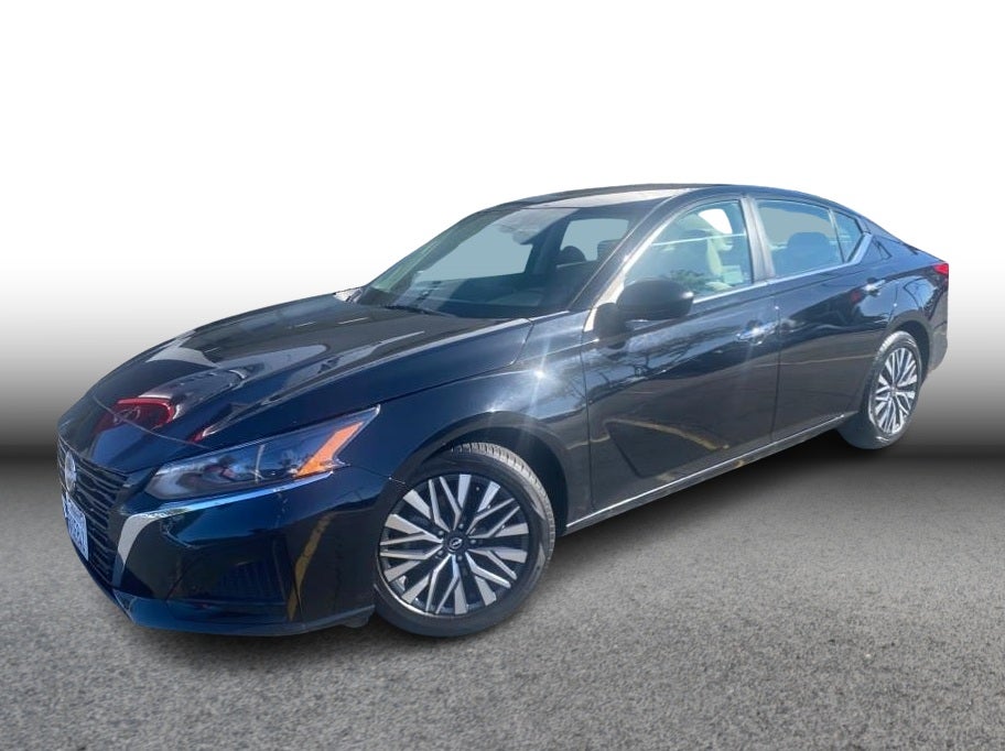 2025 Nissan Altima 2.5 SV Sedan 4D