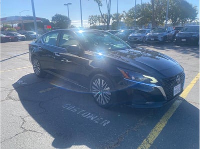 2025 Nissan Altima 2.5 SV Sedan 4D