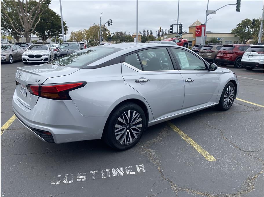 2024 Nissan Altima 2.5 SV Sedan 4D