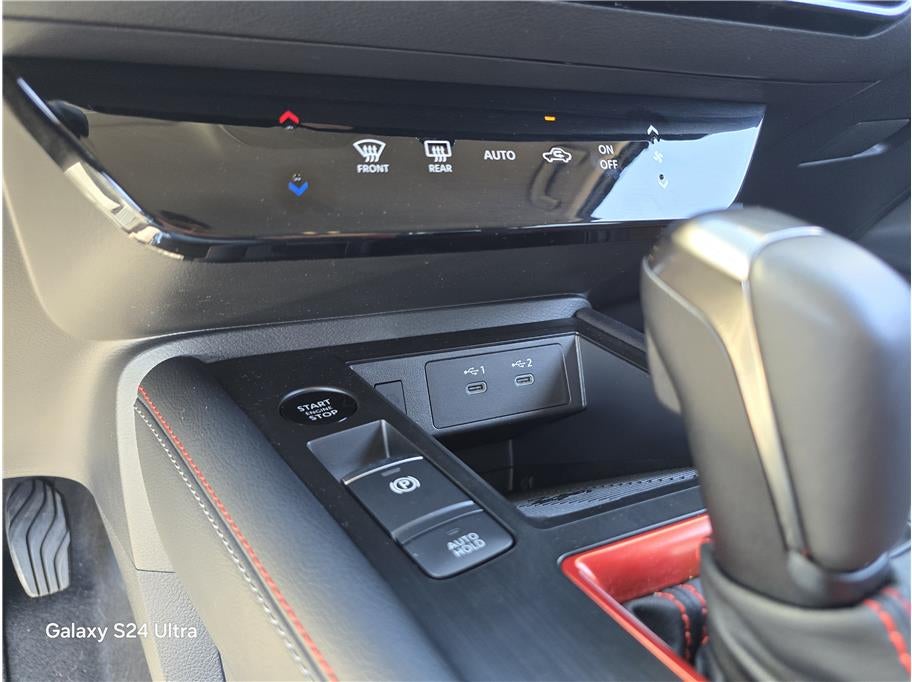 2025 Nissan Kicks SR Sport Utility 4D