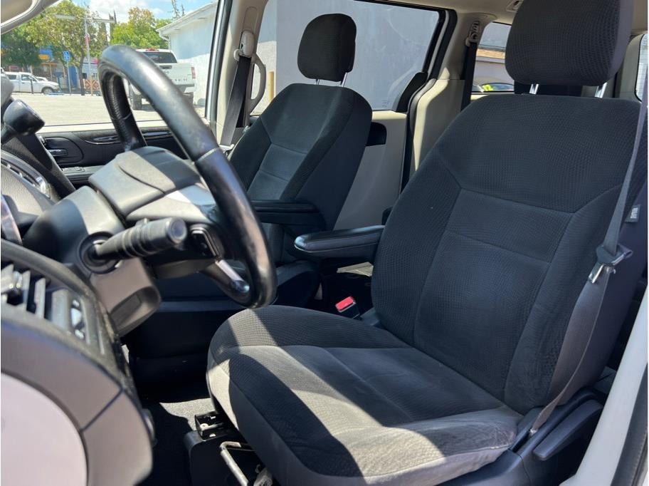 2017 Dodge Grand Caravan Passenger SE Minivan 4D