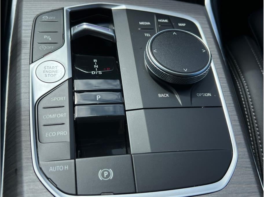 2026 BMW 3 Series 330i Sedan 4D